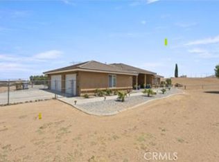 6797 Blue Rose Ln, Oak Hills, CA 92344