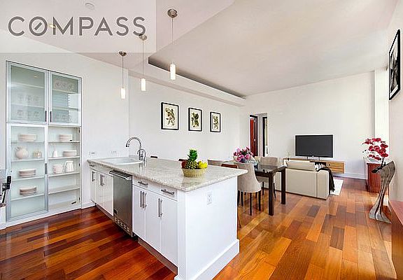 4th image of 4251 Hunter St APT 6D