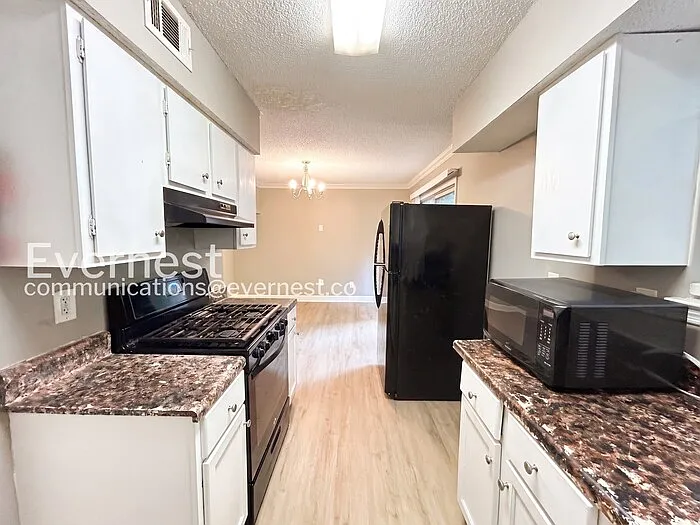 396 Promenade Ct — Photo 3