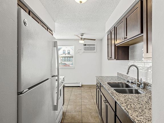 5th image of 3530 18th Ave S #1
