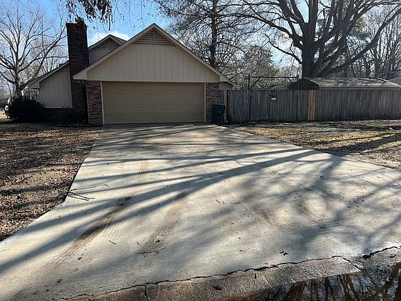 3rd image of 508 Anne Stokes Rd