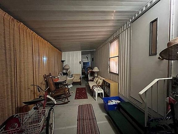 2nd image of 824 Huron St