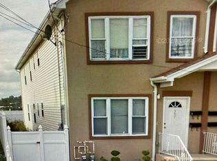 557 Beach 43rd St, Far Rockaway, NY