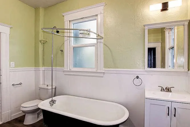1821 Capitol Ave — Photo 16