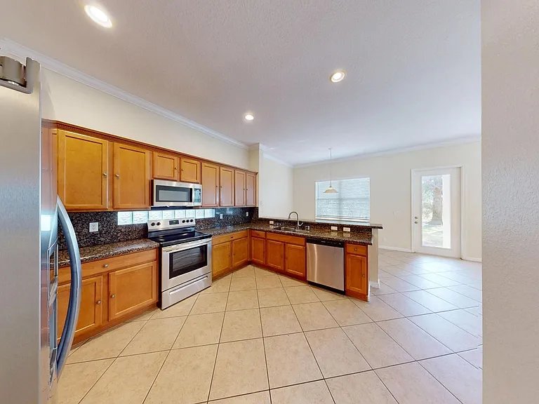 1007 Grove Park Cir — Photo 6