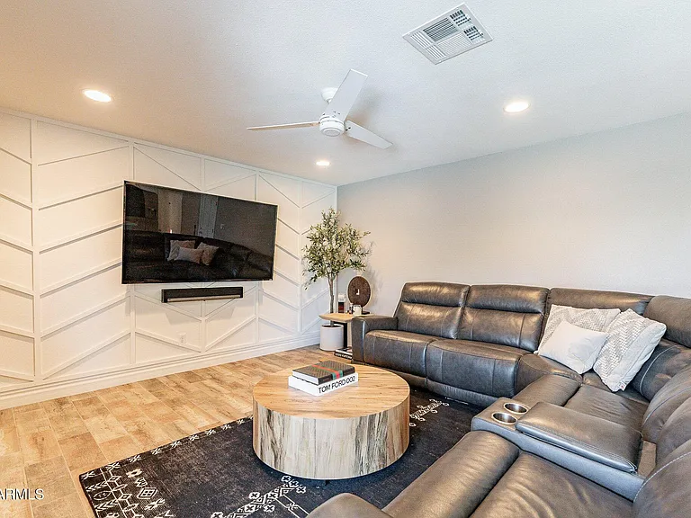 2033 E Harvard Dr — Photo 11
