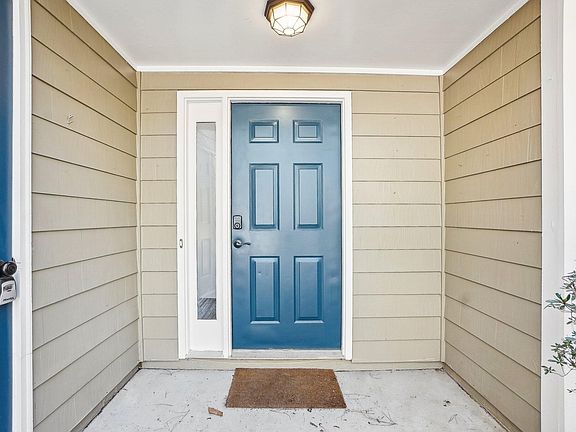 4th image of 5017 Pine Cone Dr