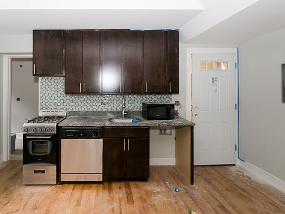 3rd image of 2902 E Mildred Ave #G