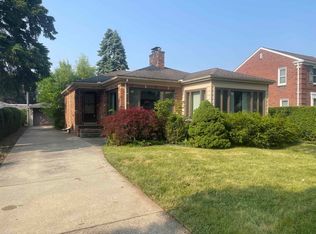 69 Vernier Rd, Grosse Pointe Shores, MI 48236