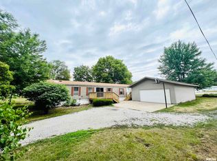 408 3rd St, New Boston, IL 61272