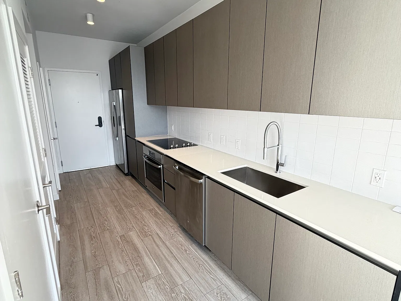 Studio, 490 sqft, $1,975 — Photo 2