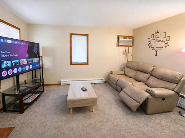 2008 Miller St, La Crosse, WI 54601