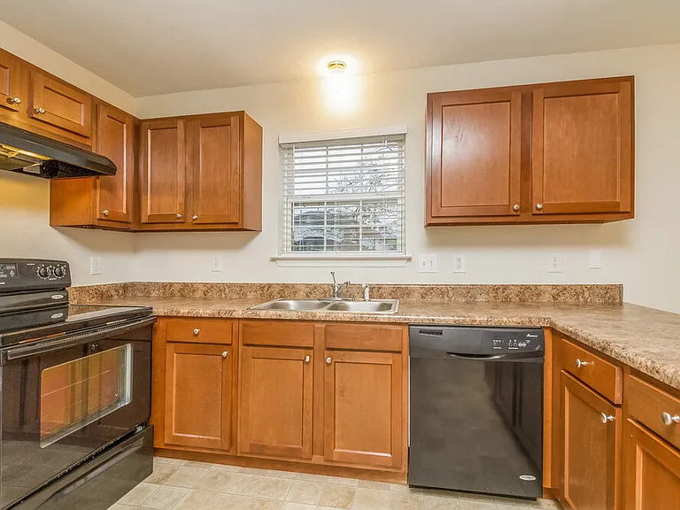 608 Birchbrook Ct — Photo 8