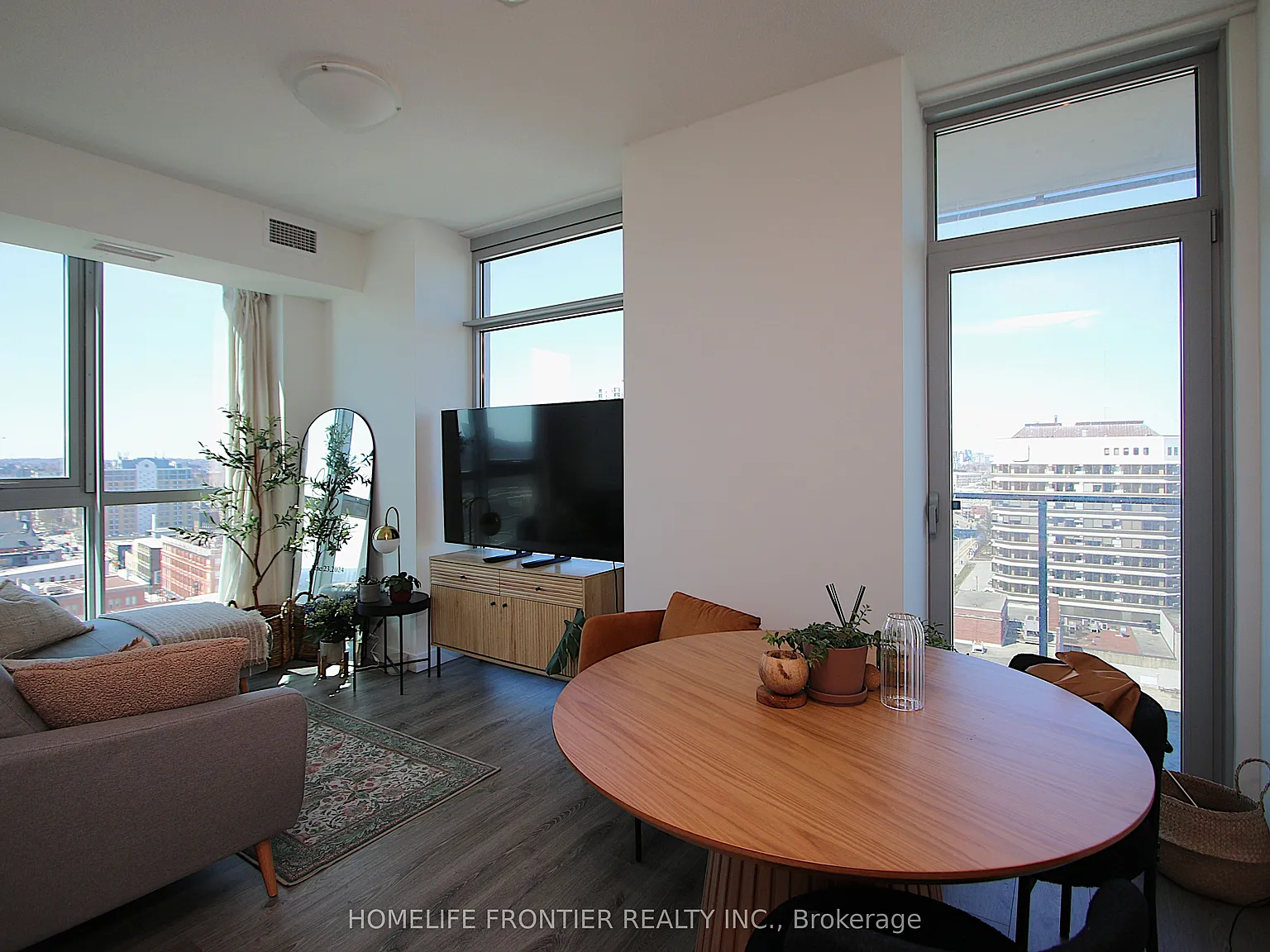 2 bed, $2,000 — Photo 3