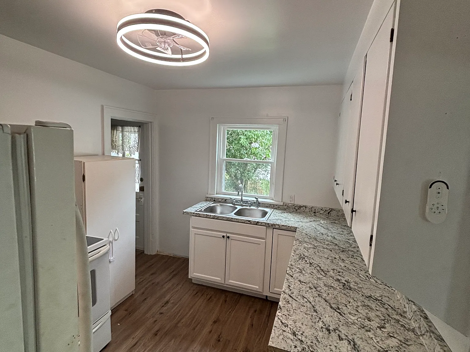 3 bed, 1690 sqft, $1,200 — Photo 3