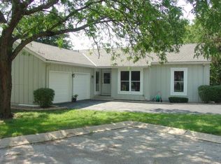 10798 Oakmont St, Overland Park, KS 66210