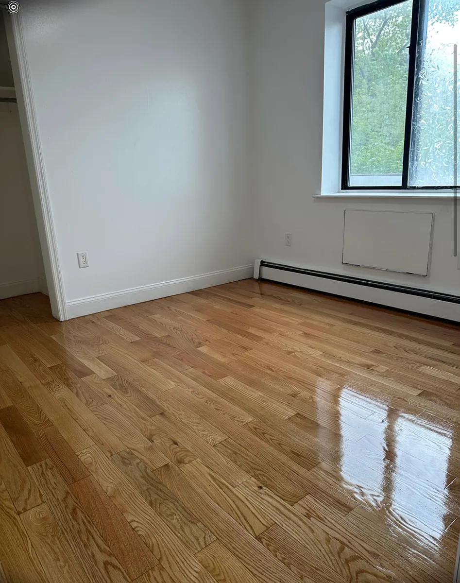 Building Photo - 13161 Sanford Ave #2B