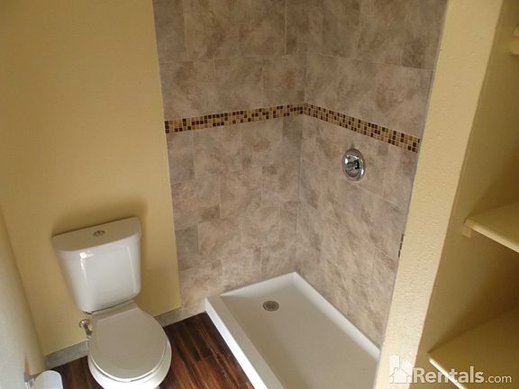 4th image of 3515 Crestmont Dr