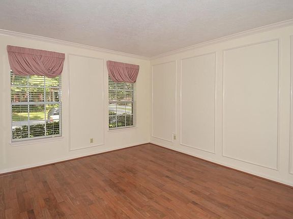 5th image of 3131 Emerald Grove Dr
