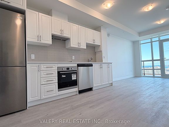 3rd image of 461 Green Rd #1208