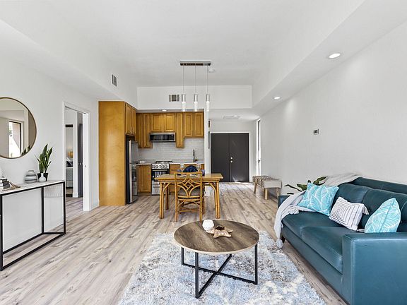 3rd image of 3325 SE La Prado Court