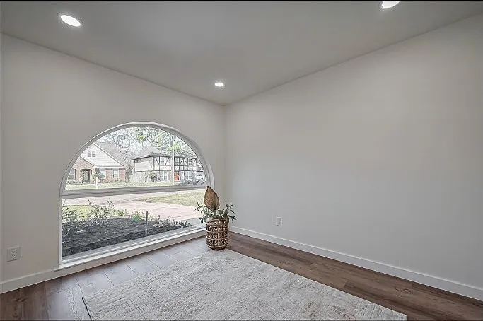 2306 Parana Dr — Photo 11