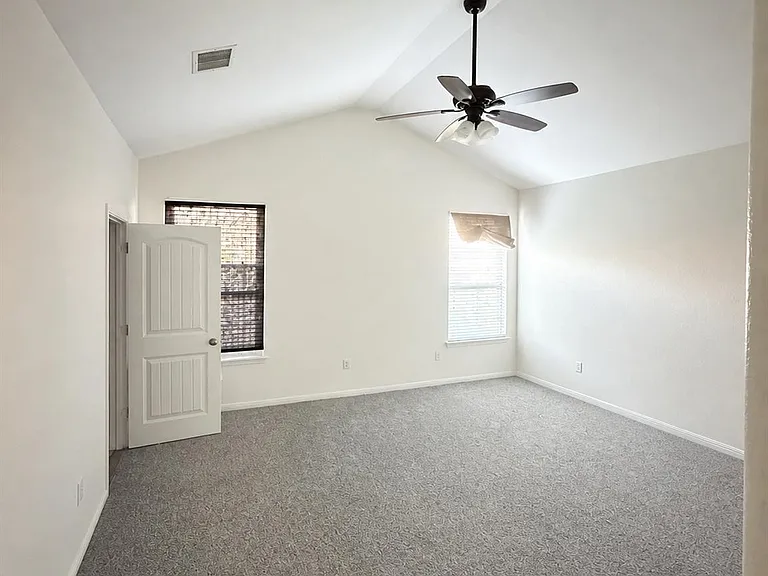617 Cortona Ln — Photo 18
