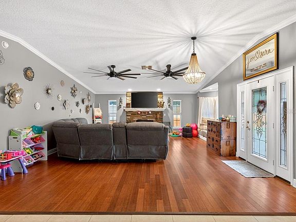 5th image of 746 W WASHINGTON AVENUE W