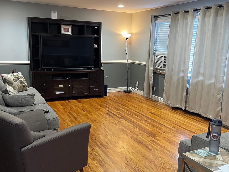 1st image of 159 Lincoln Ave #1