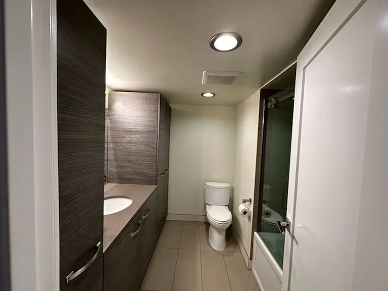 245 N Vine St #901 — Photo 23