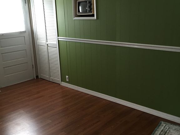 2nd image of 113 S Hill St