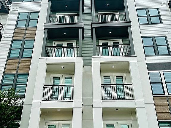2nd image of 5009 Independence Pkwy