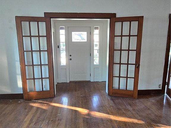 4th image of 1221 Madison Ave