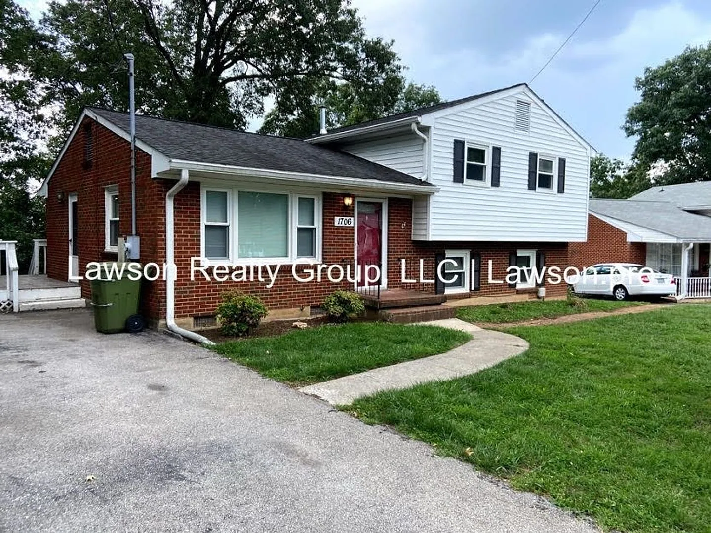 Updated Split Level Home in Salem — Photo 1
