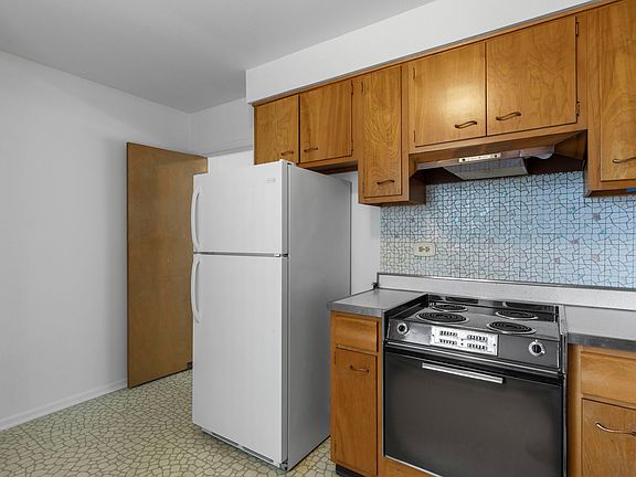 5th image of 1321 W Birchwood Ave APT 206