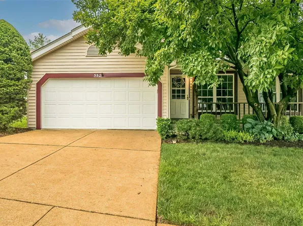552 Spring Glen Dr, Ballwin, MO 63021