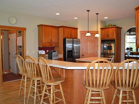 5th image of 1070 Creekwood Dr