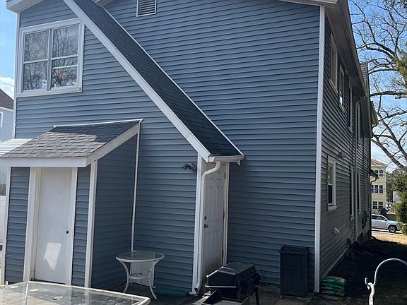 4th image of 10 Malden St