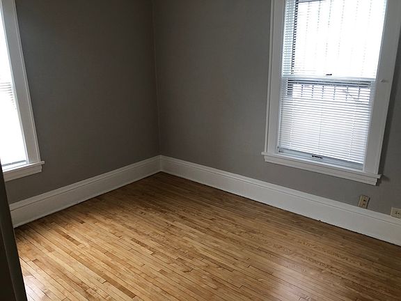 3rd image of 3208 Blaisdell Ave #1