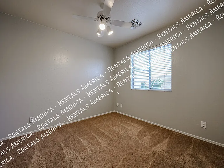 2292 E Remington Pl — Photo 11