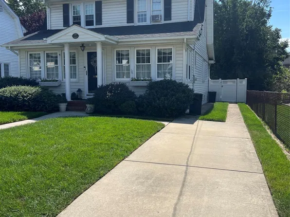 992 Davison Place, Baldwin, NY 11510
