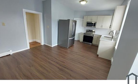 3rd image of 6 Wabeno St Floor 3