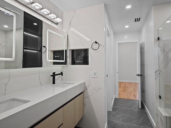 2nd image of 338 Ridgecrest Circle