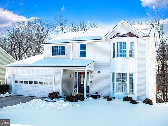 3rd image of 1404 Banstead Ct