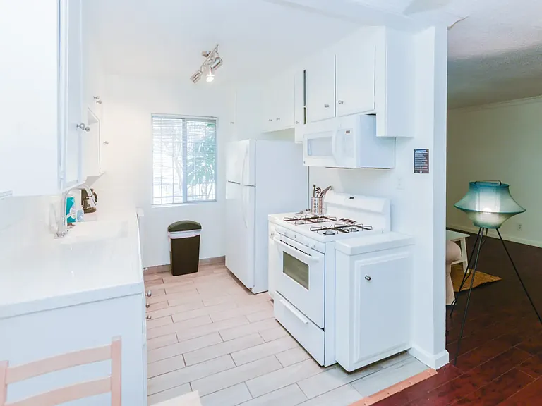 2042 S Corning St #B2 — Photo 15