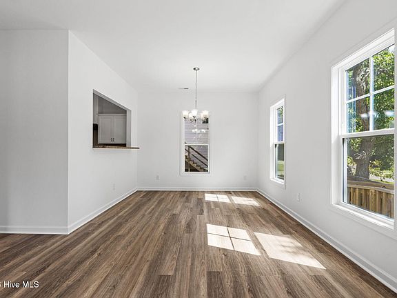 5th image of 1494 Midway Road SE