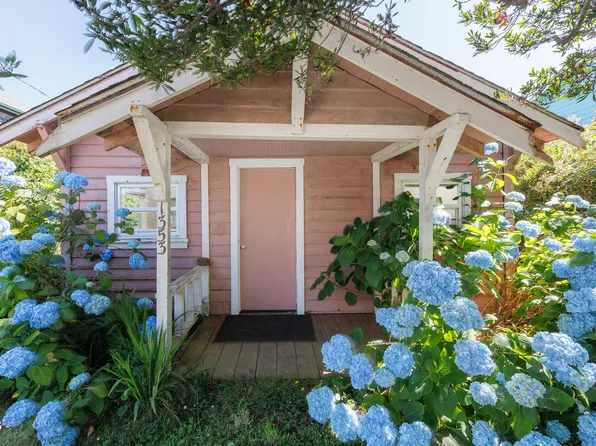 1353 SW Adahi Ave, Waldport, OR 97394