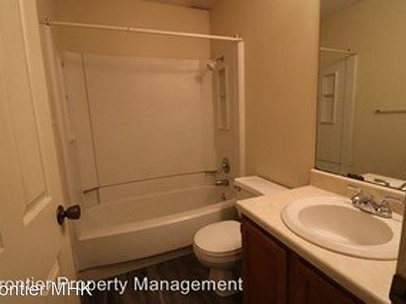 4th image of 1852 Anderson Ave