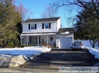 63 Roxbury Dr, Commack, NY 11725