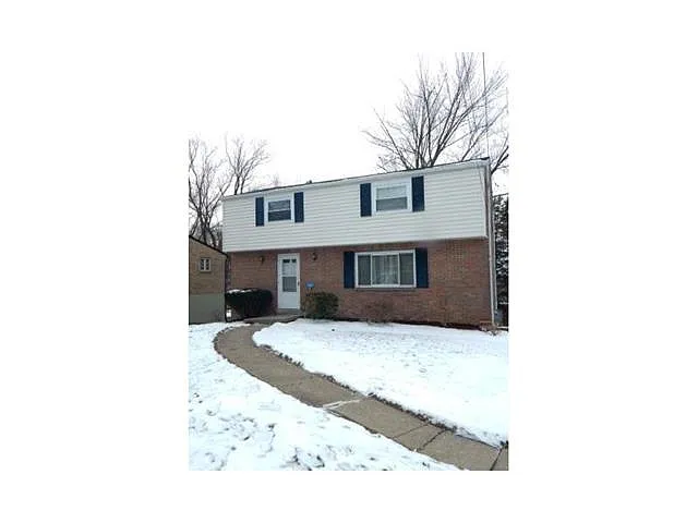 185 Alcan Dr photo 1